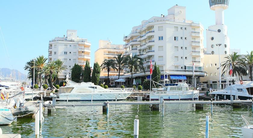 RVHotels Port Canigó Roses Quarto foto
